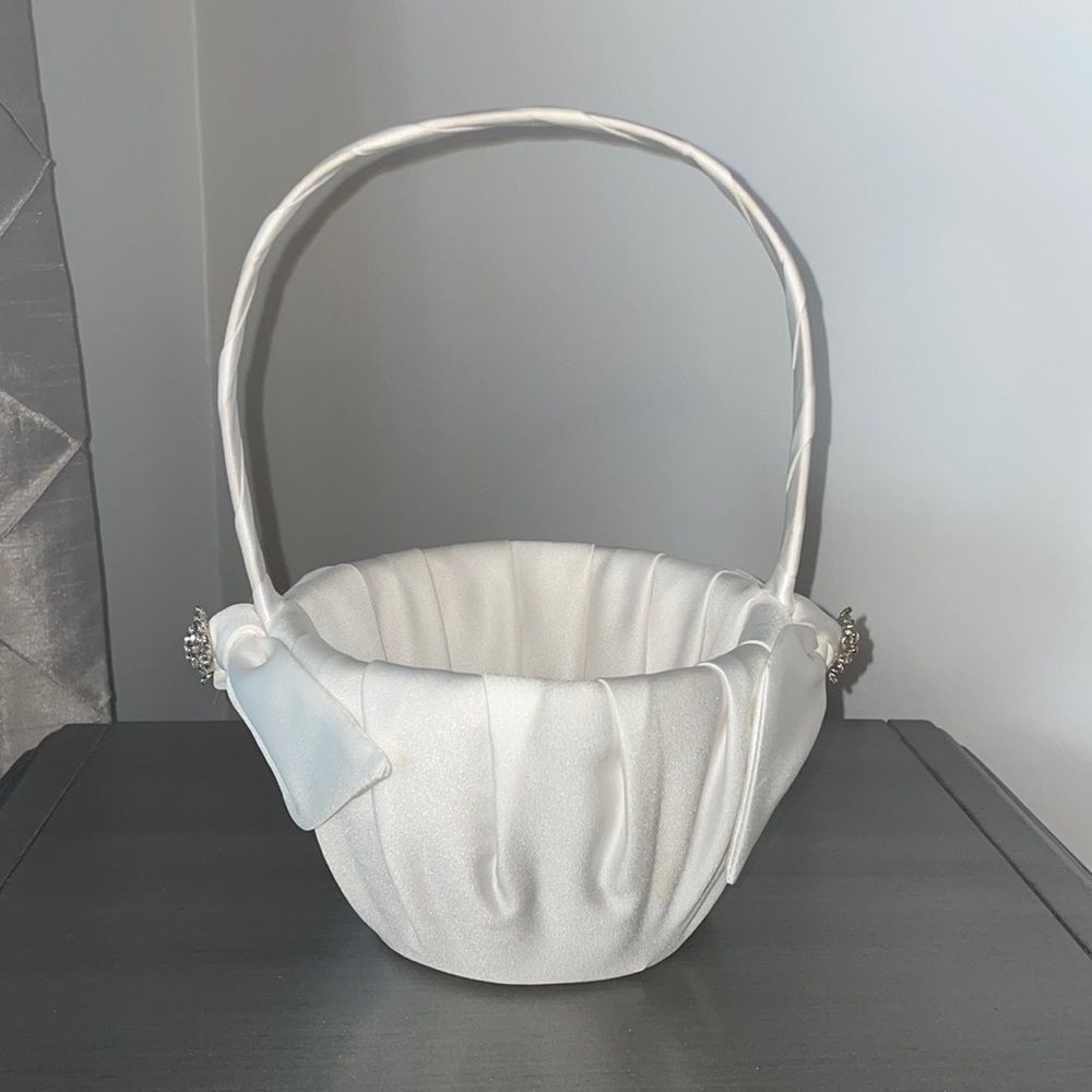 Flower girl basket
